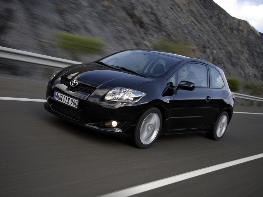  Toyota Auris 3-Door 2007 года  (фото 2 из 9)